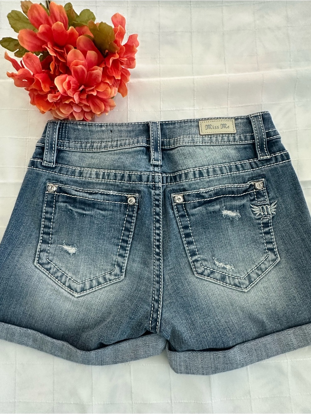 Miss Me BRAND NEW “heaven” Mid-Rise Blue Denim Cuffed Women's Shorts -